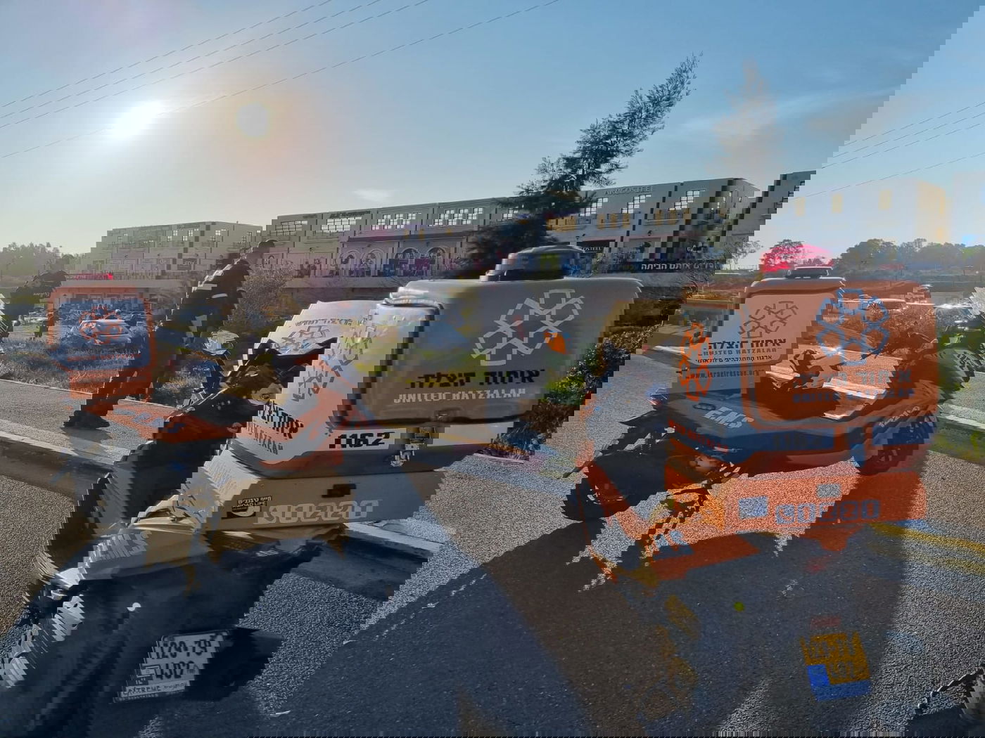 פיגוע דריסה ודקירה בצומת כרכור: 8 נפגעים במקום 2 מהם קשה  - המחבל חוסל בזירה 