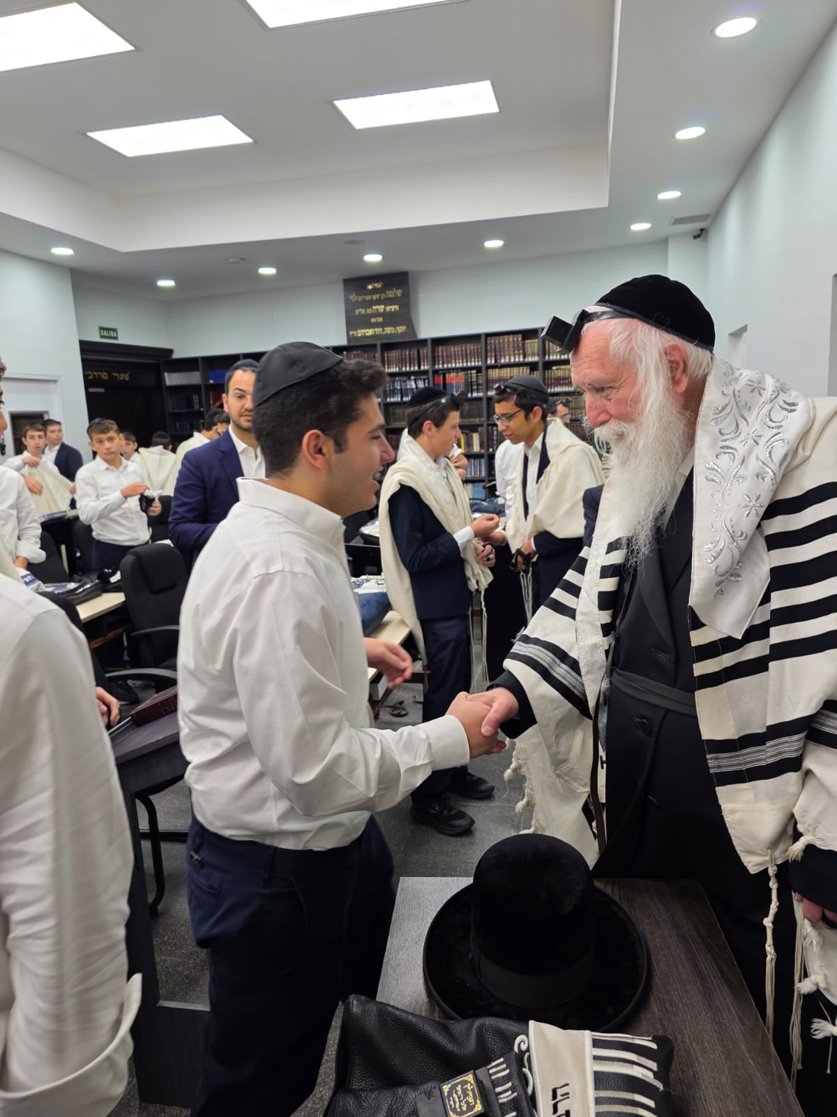 הגרי"ד גרוסמן במסע חיזוק ברחבי פנמה ומקסיקו