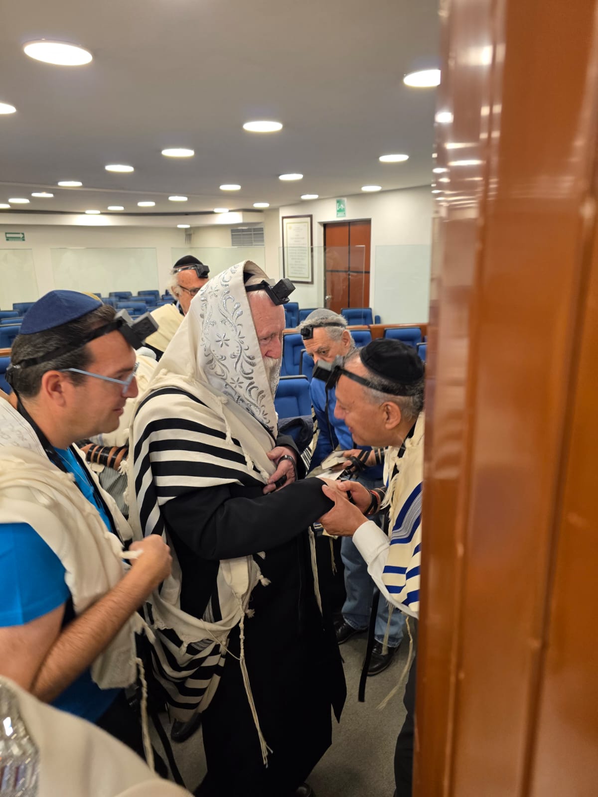 הגרי"ד גרוסמן במסע חיזוק ברחבי פנמה ומקסיקו