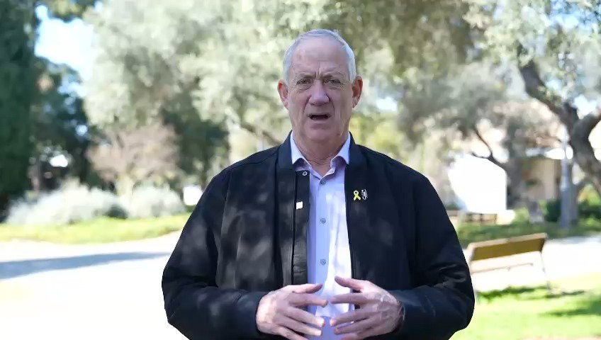שר הביטחון לשעבר גנץ, מוקדם יותר