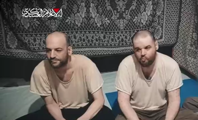 איתן הורן (מימין) עם אחיו יאיר הורן ששוחרר בעסקה הקודמת