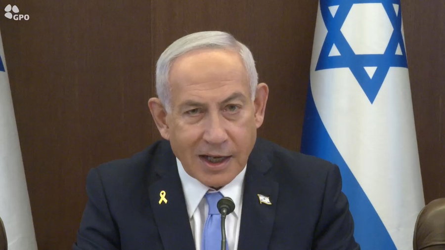 נתניהו בפתח ישיבת הממשלה, היום