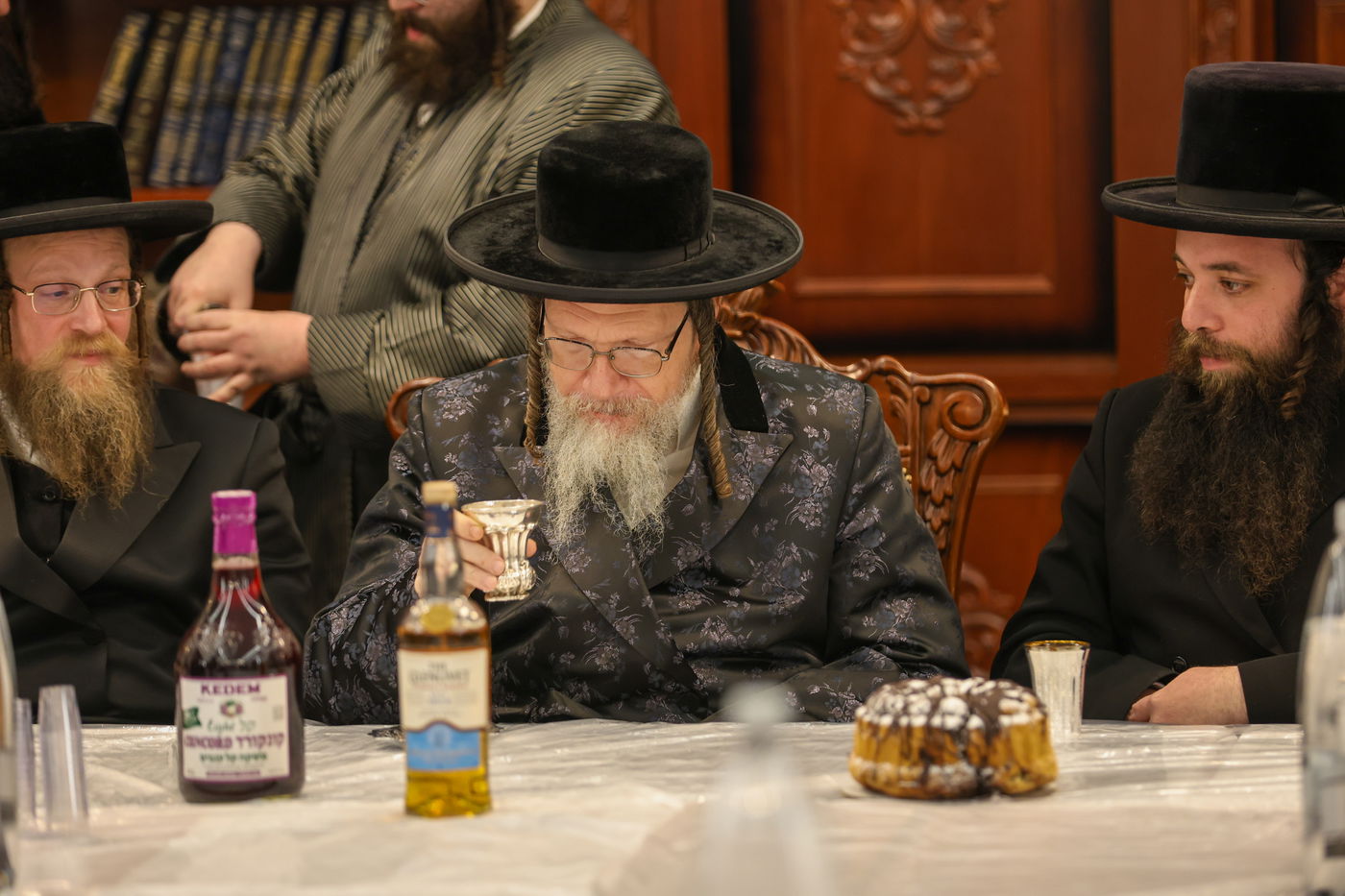 קביעת מזוזה וחנוכת הבית לביהמ"ד גאלנטע בירושלים