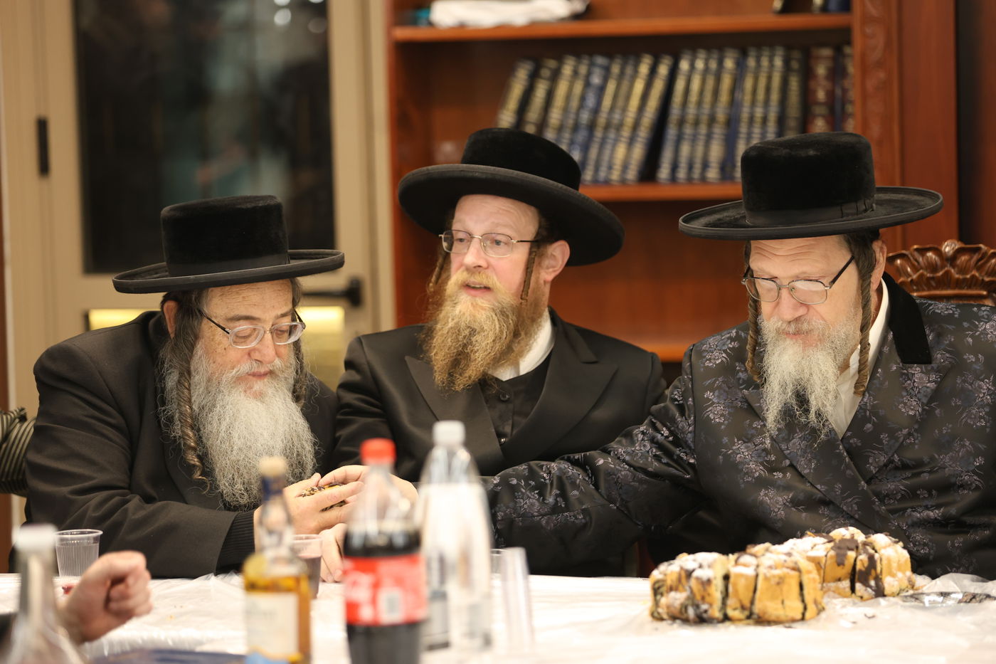 קביעת מזוזה וחנוכת הבית לביהמ"ד גאלנטע בירושלים