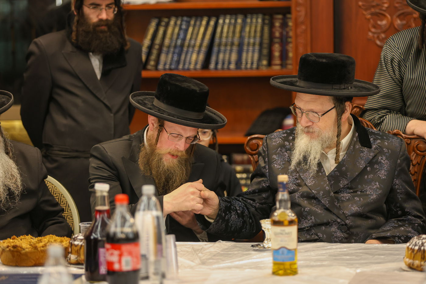 קביעת מזוזה וחנוכת הבית לביהמ"ד גאלנטע בירושלים