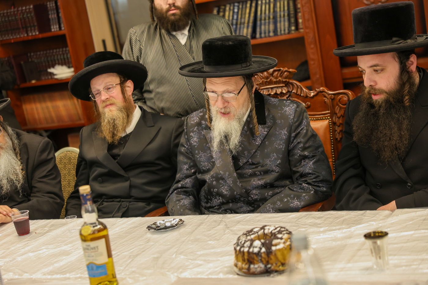 קביעת מזוזה וחנוכת הבית לביהמ"ד גאלנטע בירושלים