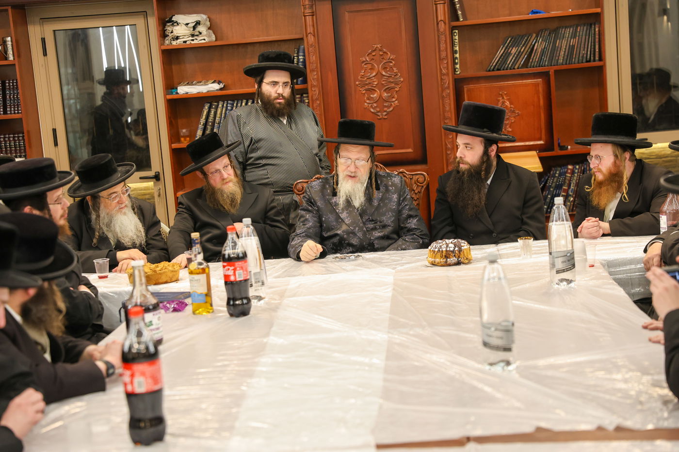 קביעת מזוזה וחנוכת הבית לביהמ"ד גאלנטע בירושלים