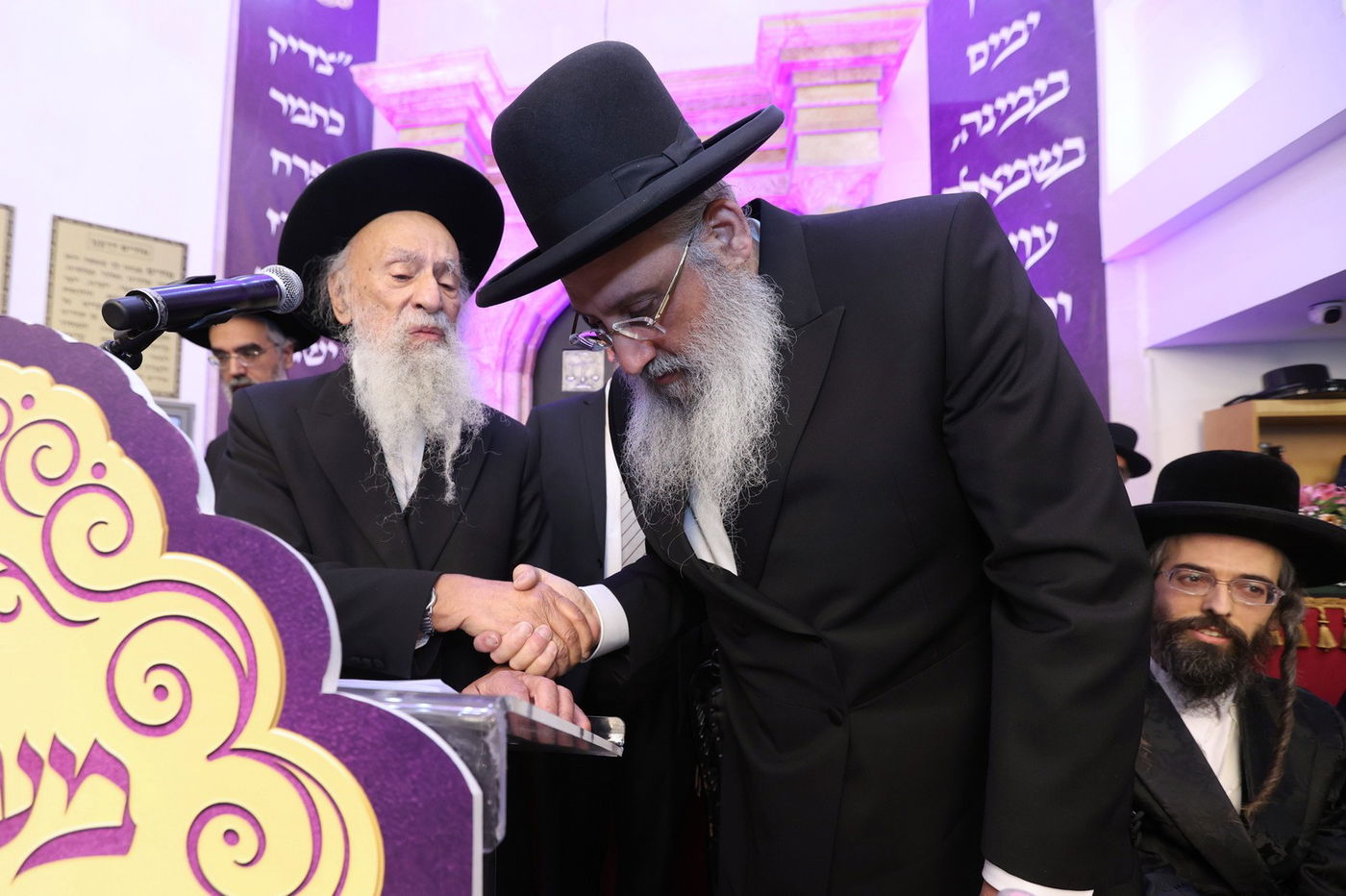 הכתרת הגאון רבי יצחק מועלם לרבה הספרדי של העיר ביתר