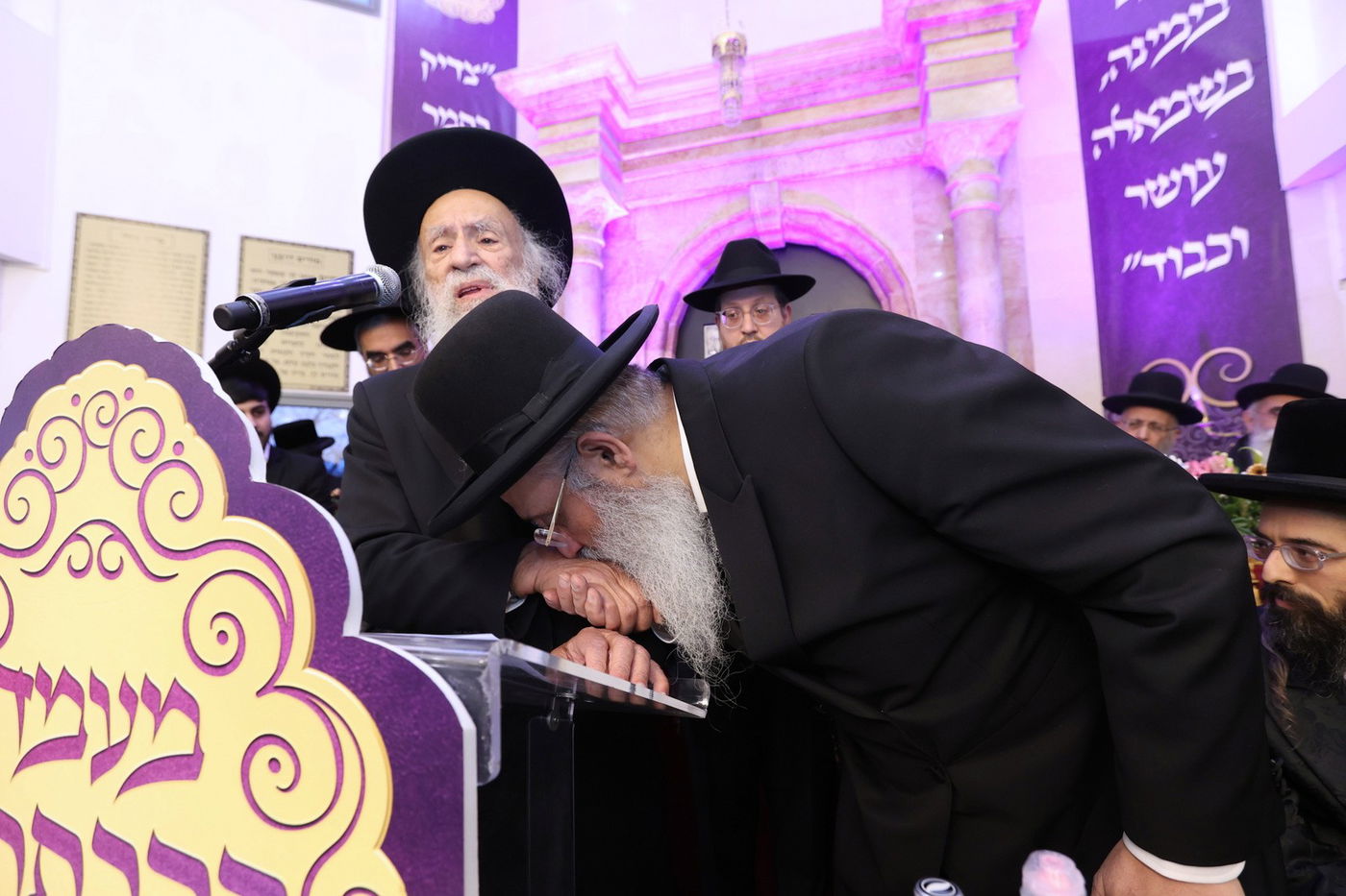 הכתרת הגאון רבי יצחק מועלם לרבה הספרדי של העיר ביתר