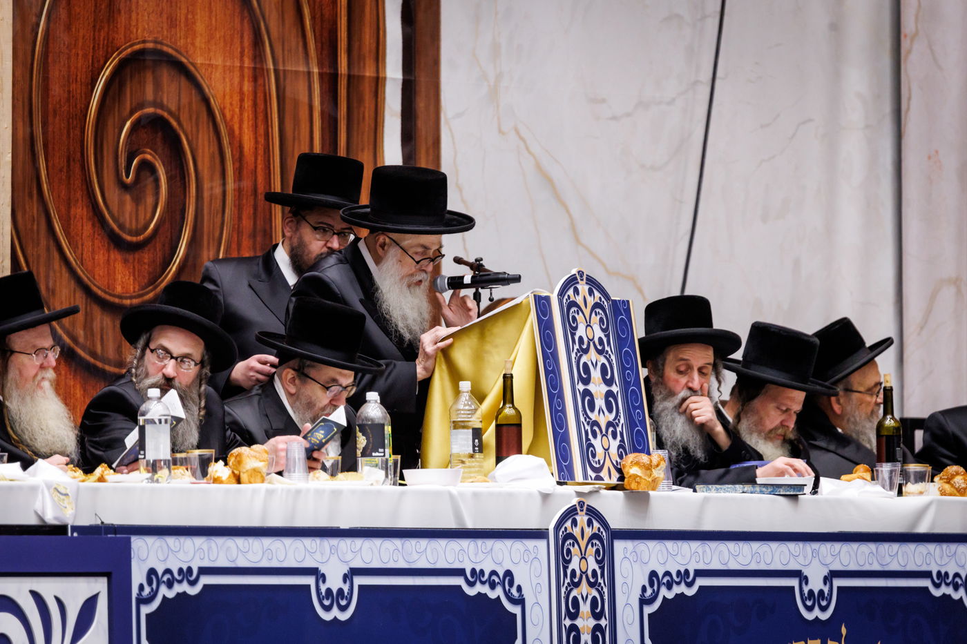 סעודת הכנסת ספר תורה בסקווירא