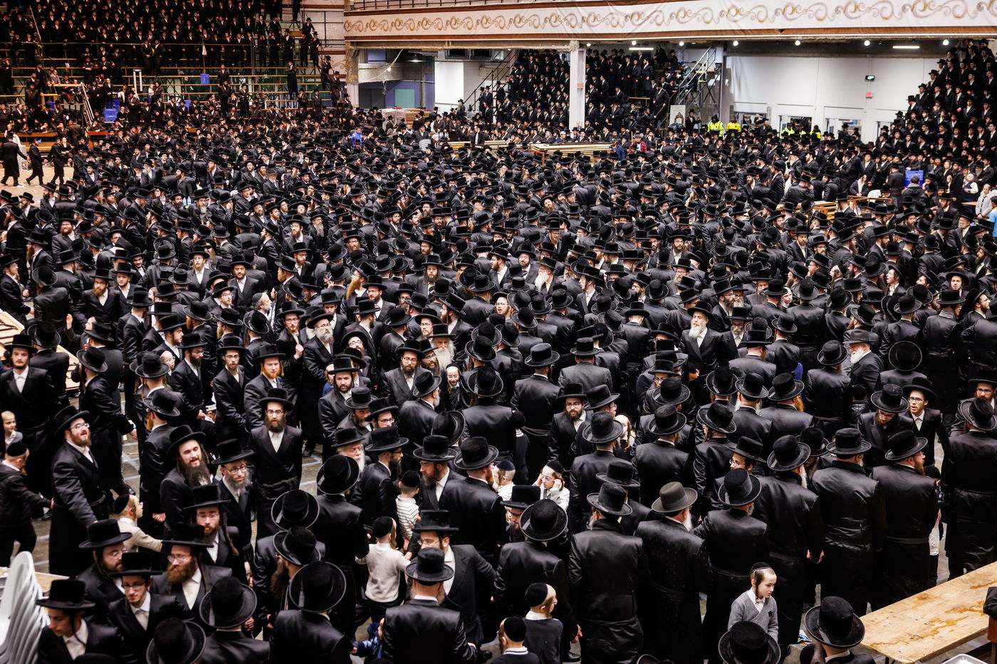 סעודת הכנסת ספר תורה בסקווירא