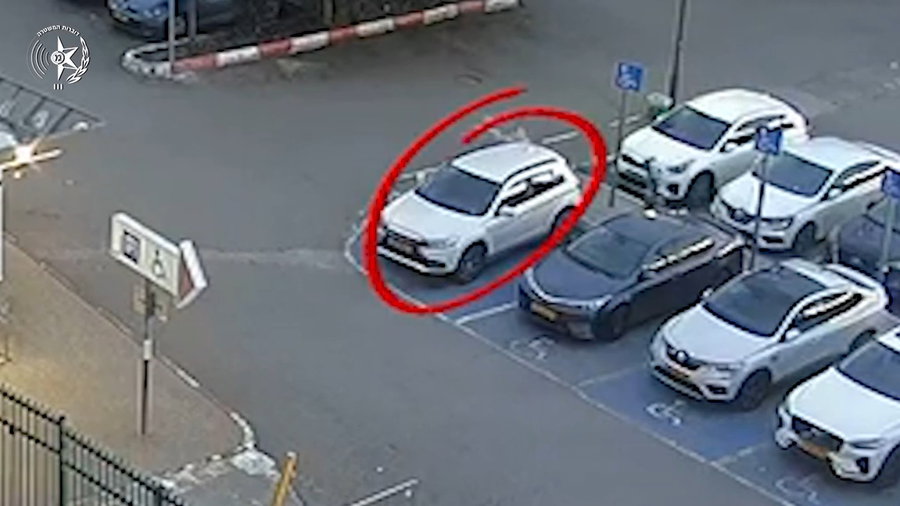 הפריצה לרכב והמעצר
