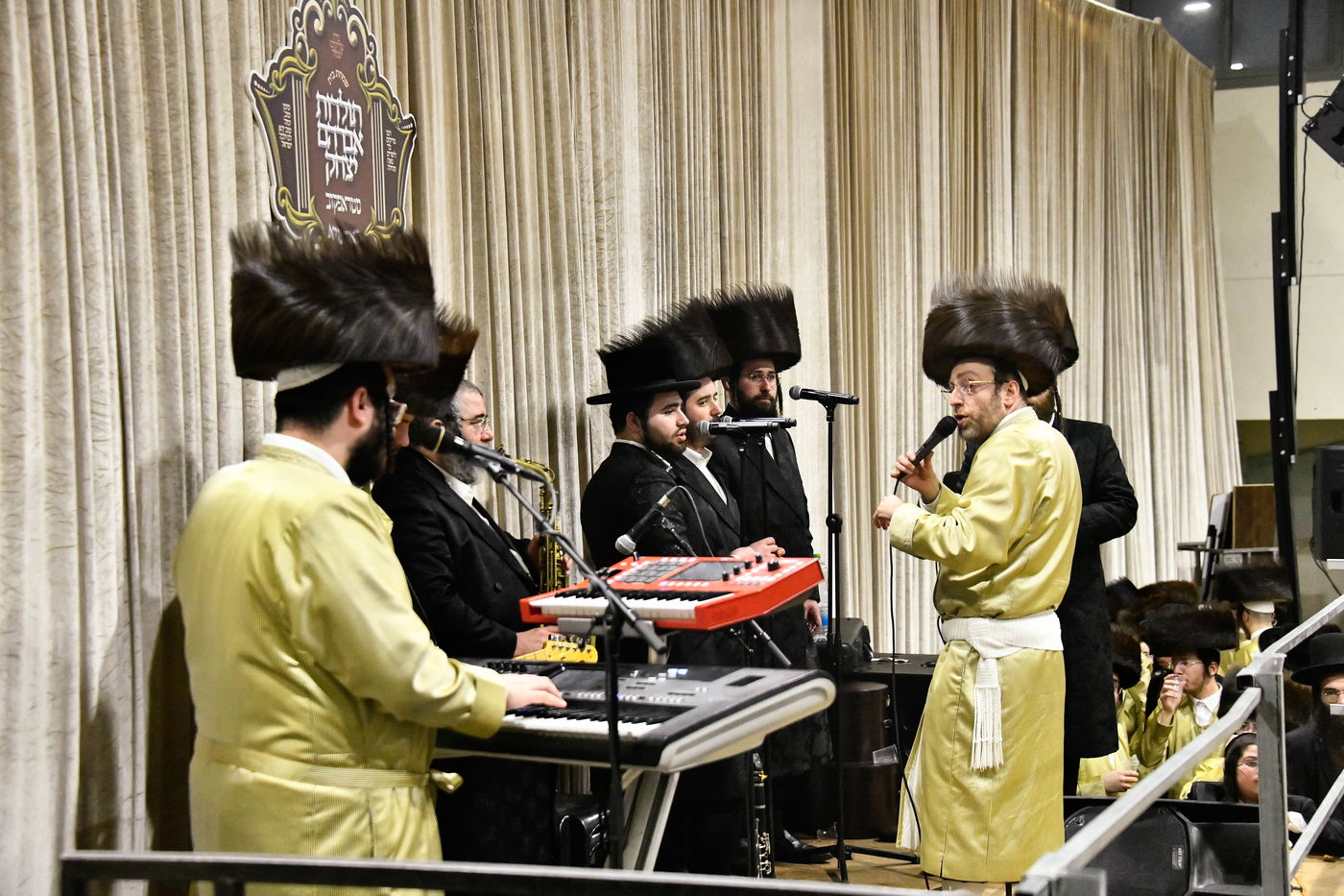 שמחת בית תולדות אברהם יצחק - מאקאווא - סטרופקוב