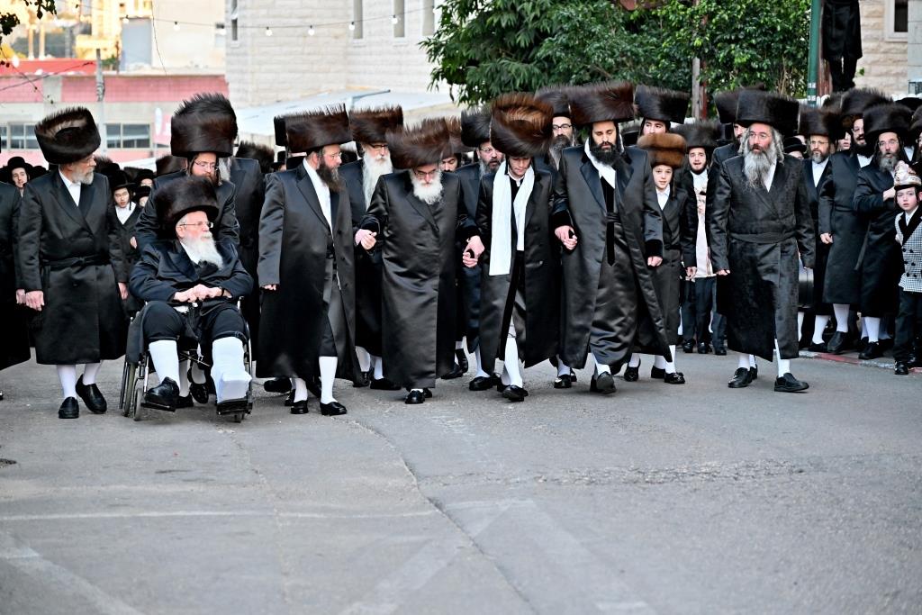 שמחת בית ויזניץ- פרמישלאן : ערב שבת אופריף