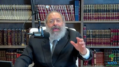 הסוד מאחורי המסכות: למה פורים קדוש יותר מיום כיפור?