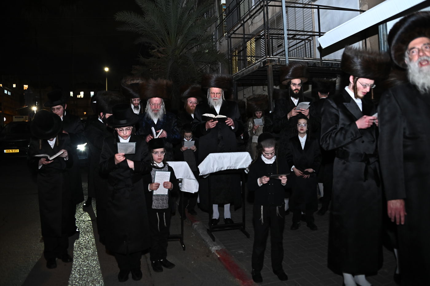 האדמו"ר מביאלה לונדון שבת אצל האדמו"ר מביאלה ישרי לב