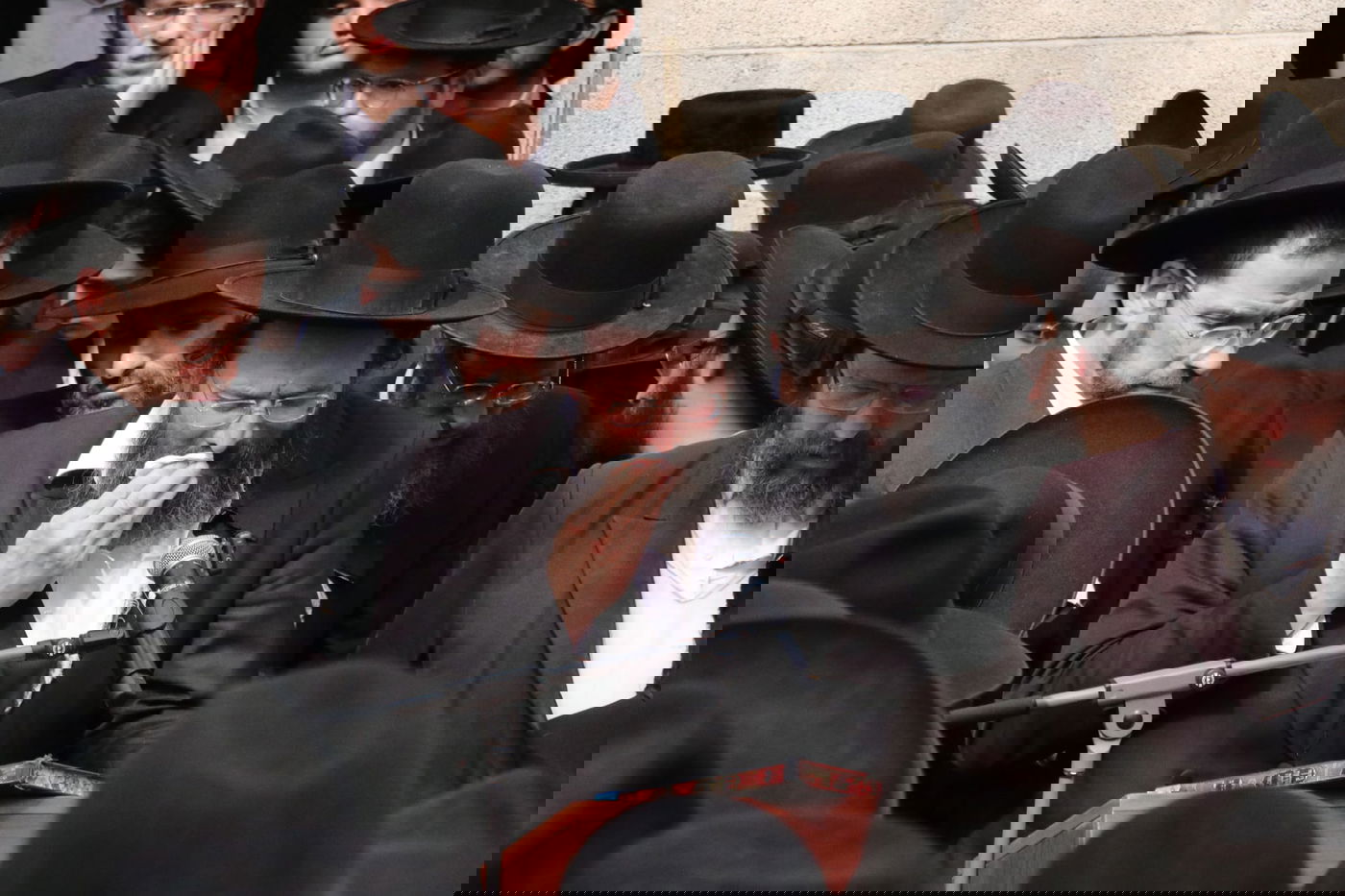 מסע הלוויית הגאון רבי זאב ברלין זצ"ל