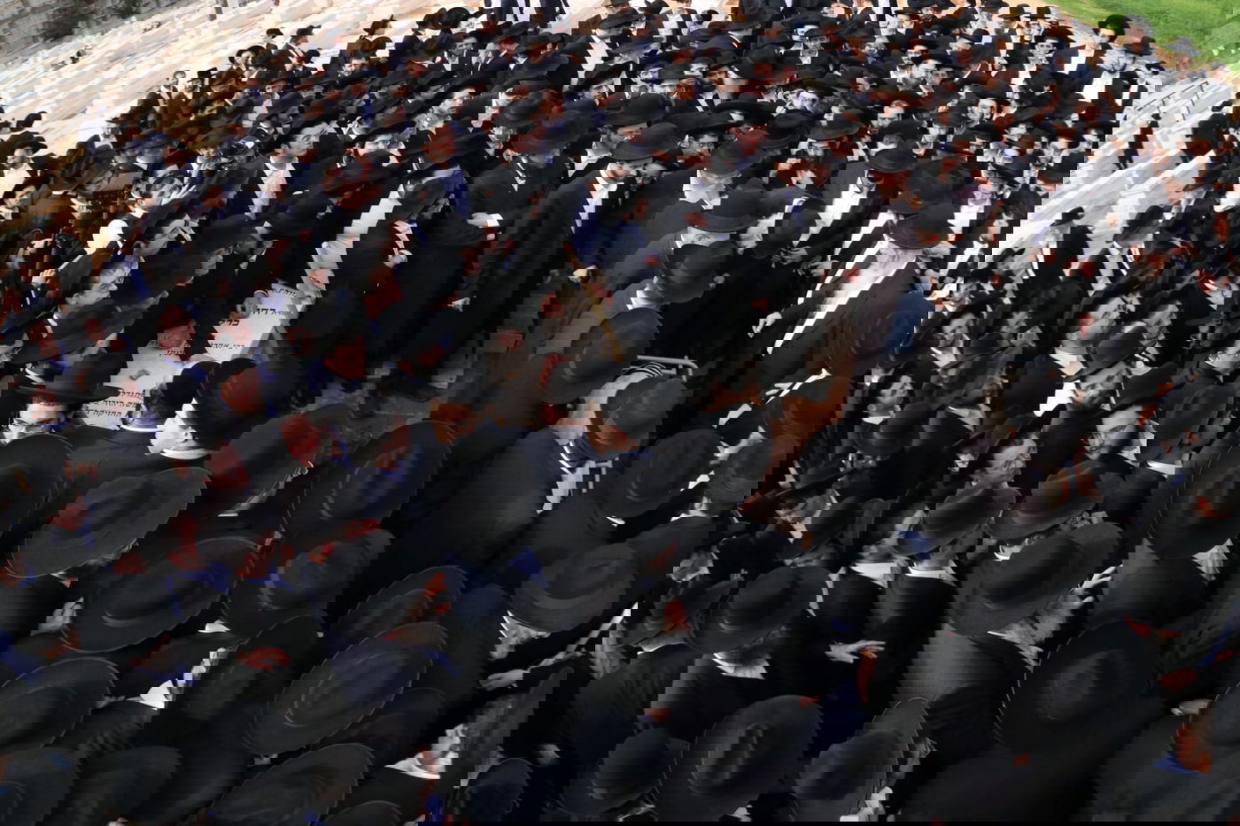 מסע הלוויית הגאון רבי זאב ברלין זצ"ל