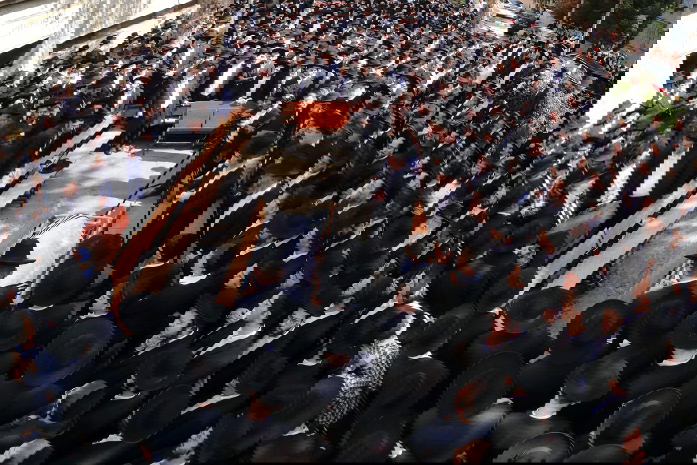 מסע הלוויית הגאון רבי זאב ברלין זצ"ל