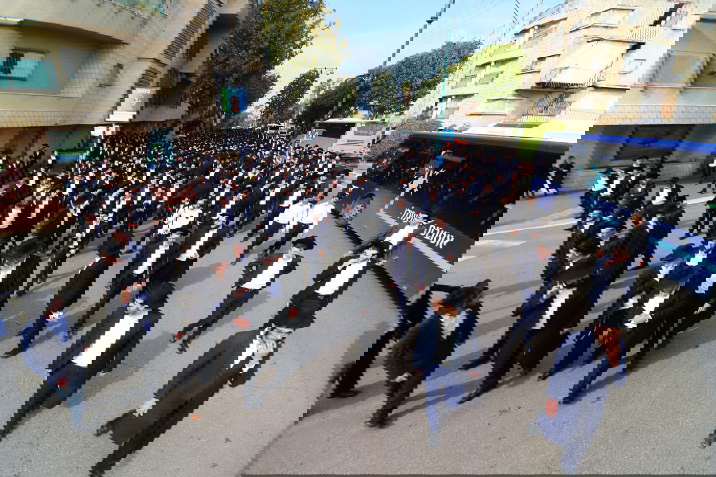 מסע הלוויית הגאון רבי זאב ברלין זצ"ל