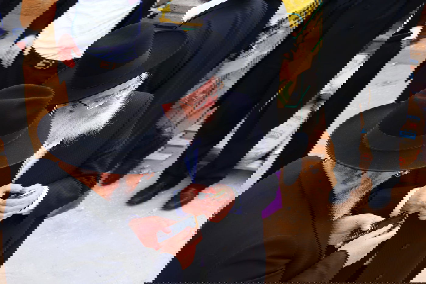 מסע הלוויית הגאון רבי זאב ברלין זצ"ל