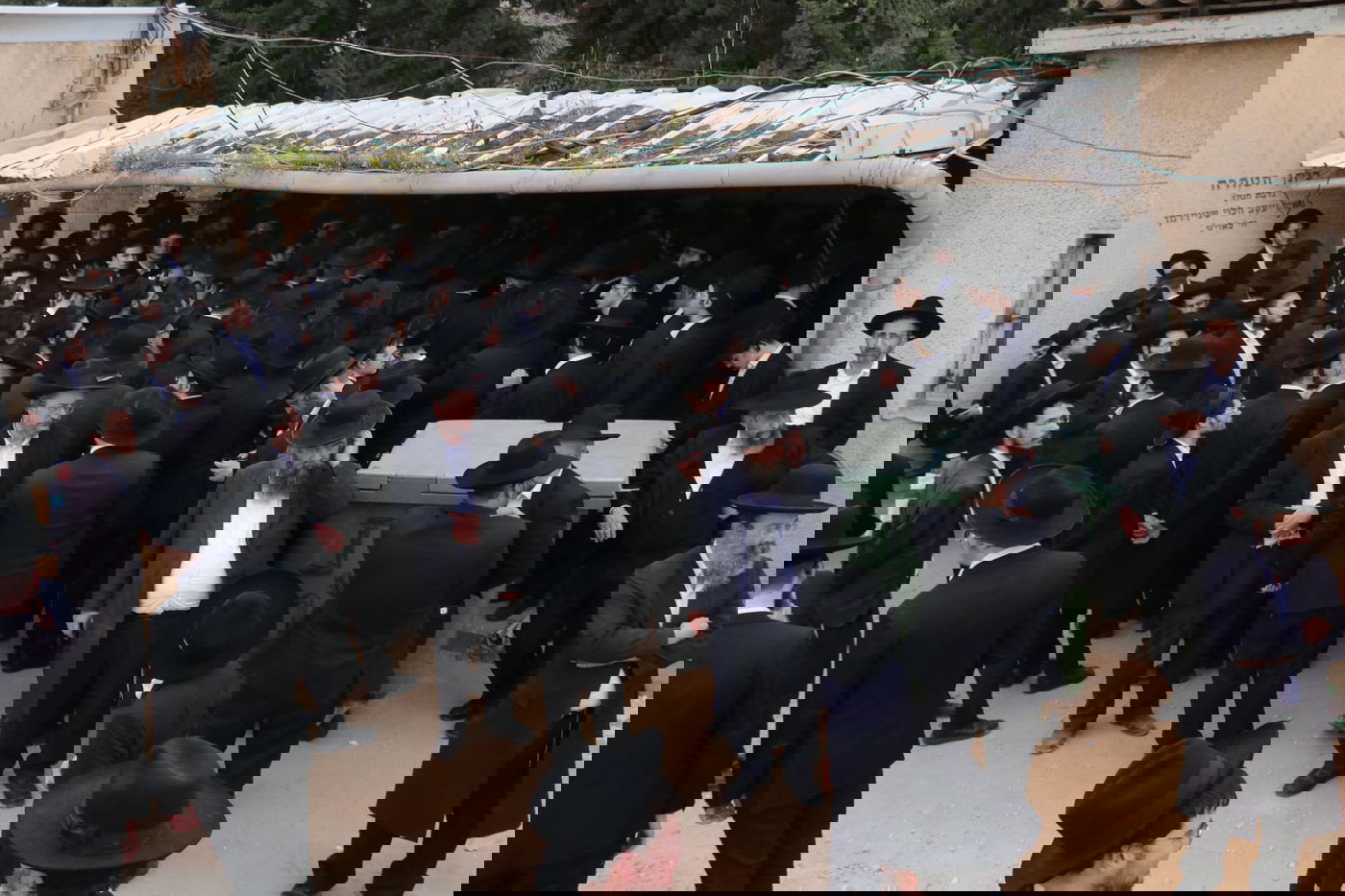 מסע הלוויית הגאון רבי זאב ברלין זצ"ל