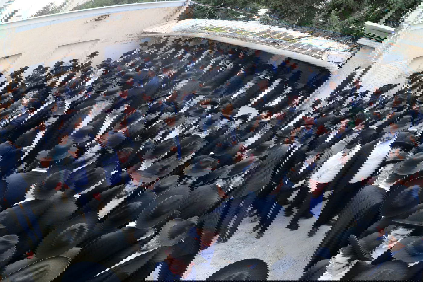 מסע הלוויית הגאון רבי זאב ברלין זצ"ל