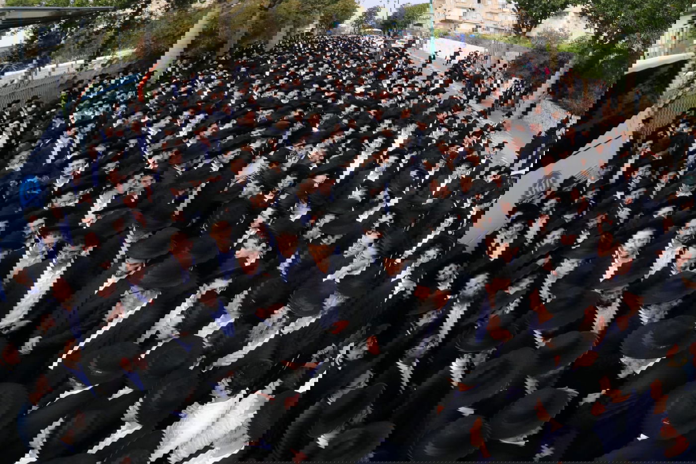 מסע הלוויית הגאון רבי זאב ברלין זצ"ל