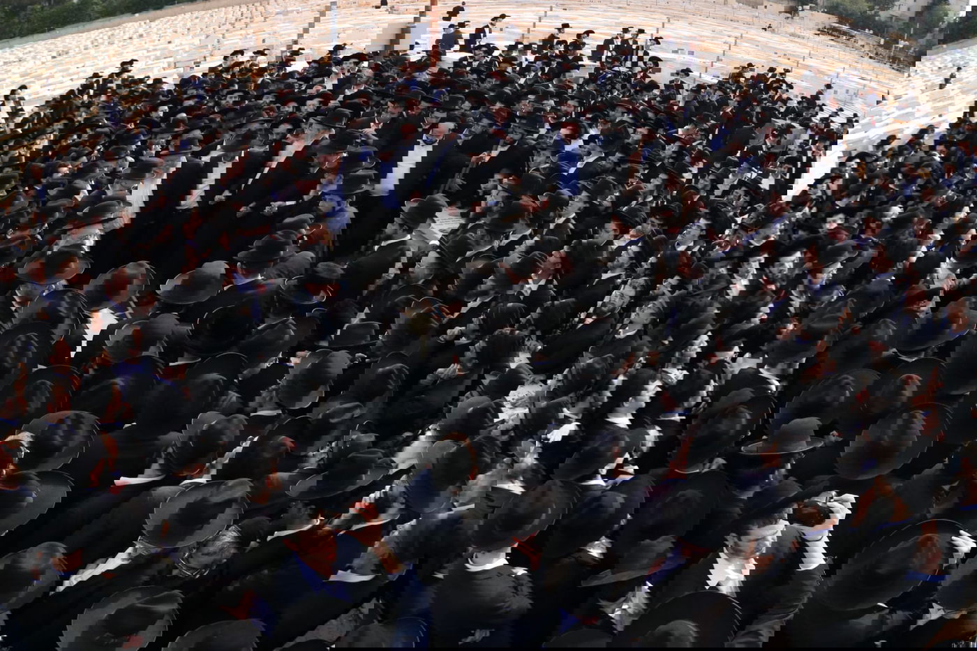 מסע הלוויית הגאון רבי זאב ברלין זצ"ל