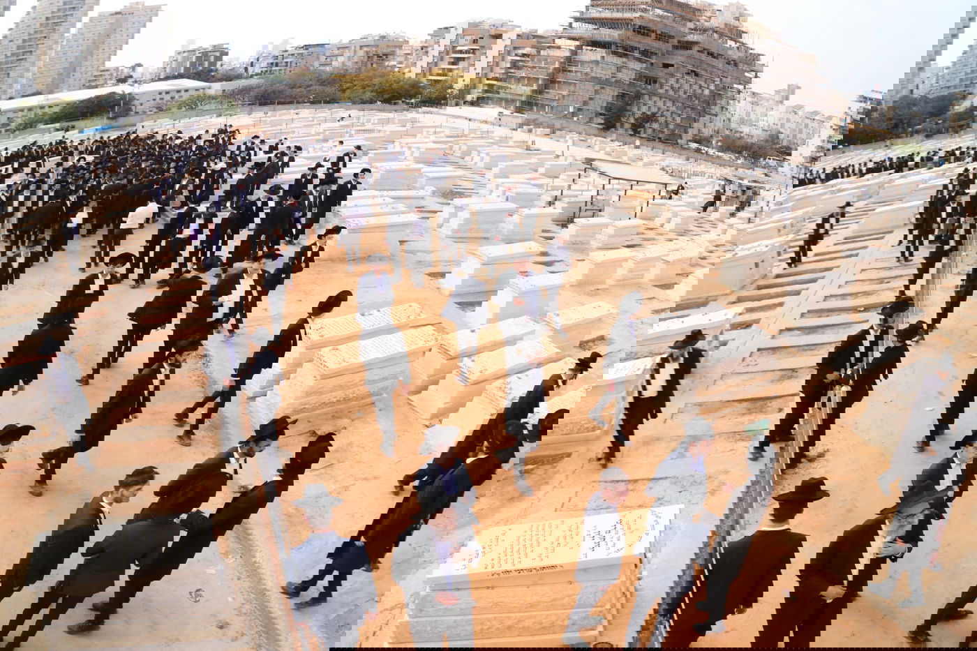 מסע הלוויית הגאון רבי זאב ברלין זצ"ל