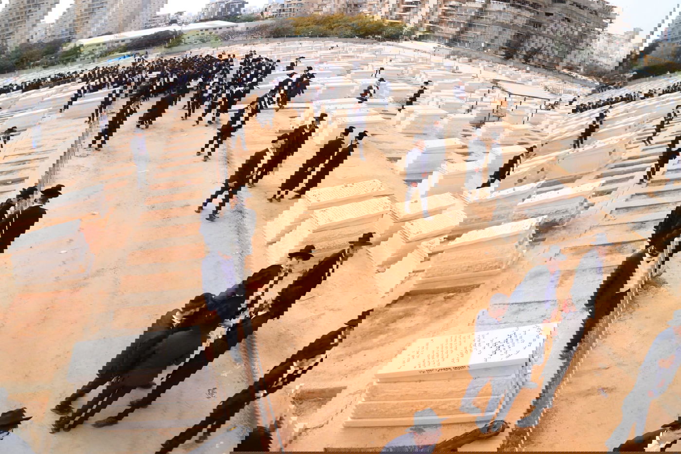 מסע הלוויית הגאון רבי זאב ברלין זצ"ל