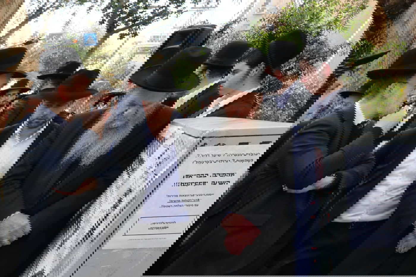 מסע הלוויית הגאון רבי זאב ברלין זצ"ל