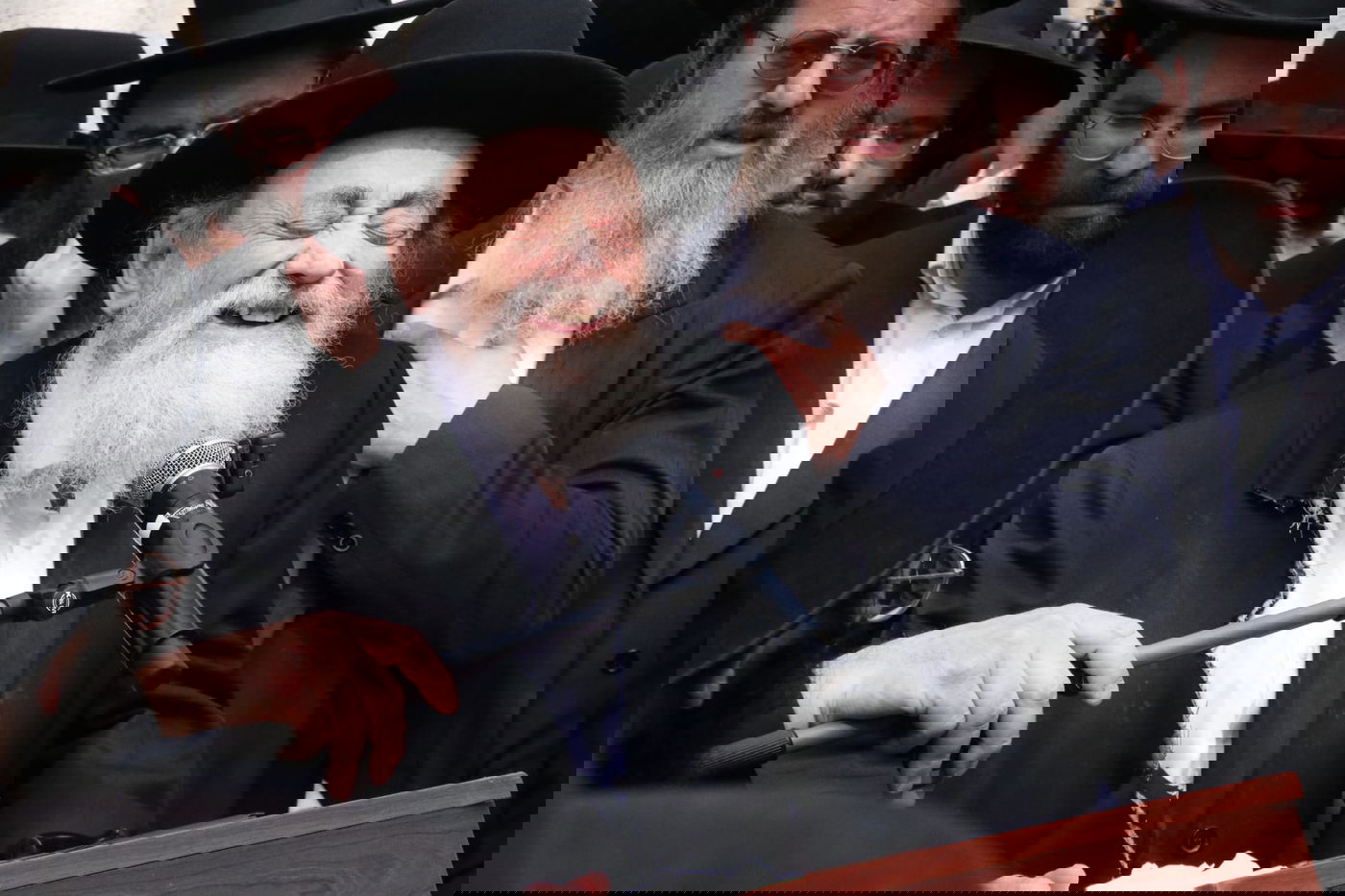 מסע הלוויית הגאון רבי זאב ברלין זצ"ל