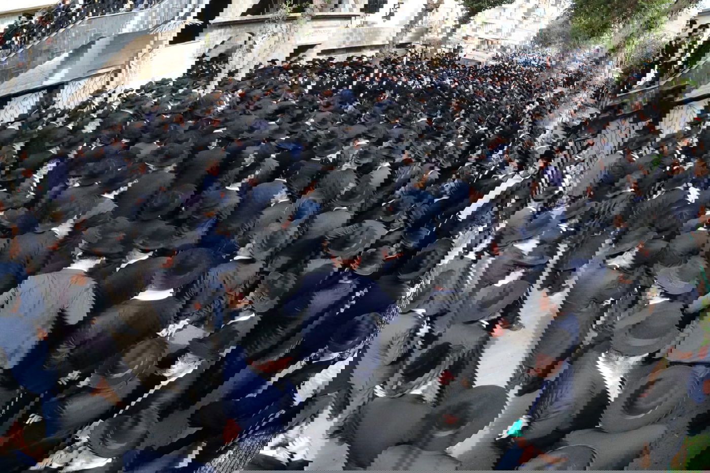 מסע הלוויית הגאון רבי זאב ברלין זצ"ל