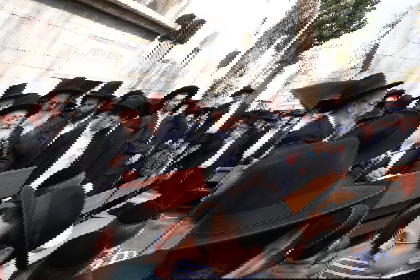 מסע הלוויית הגאון רבי זאב ברלין זצ"ל