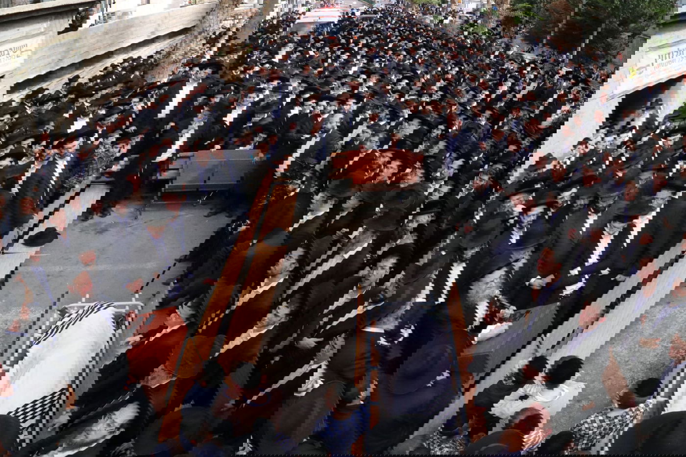 מסע הלוויית הגאון רבי זאב ברלין זצ"ל