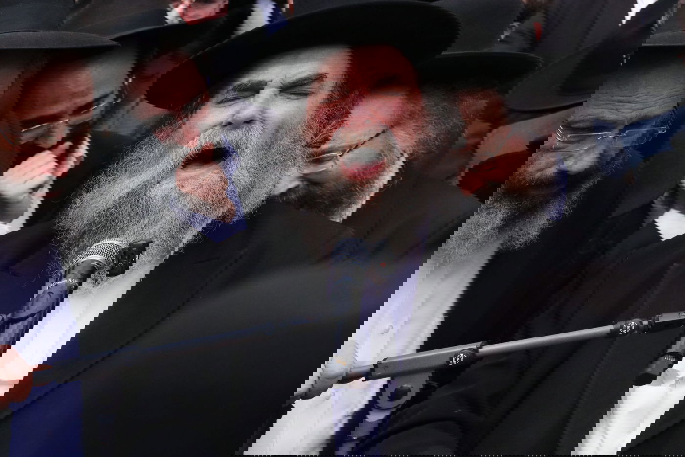 מסע הלוויית הגאון רבי זאב ברלין זצ"ל