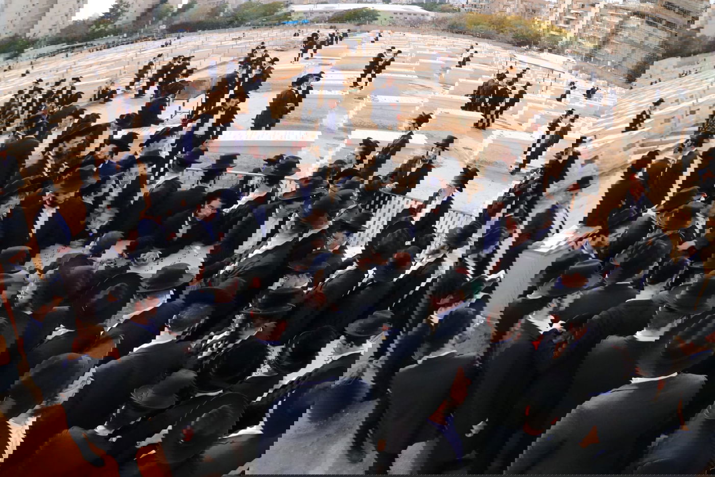 מסע הלוויית הגאון רבי זאב ברלין זצ"ל