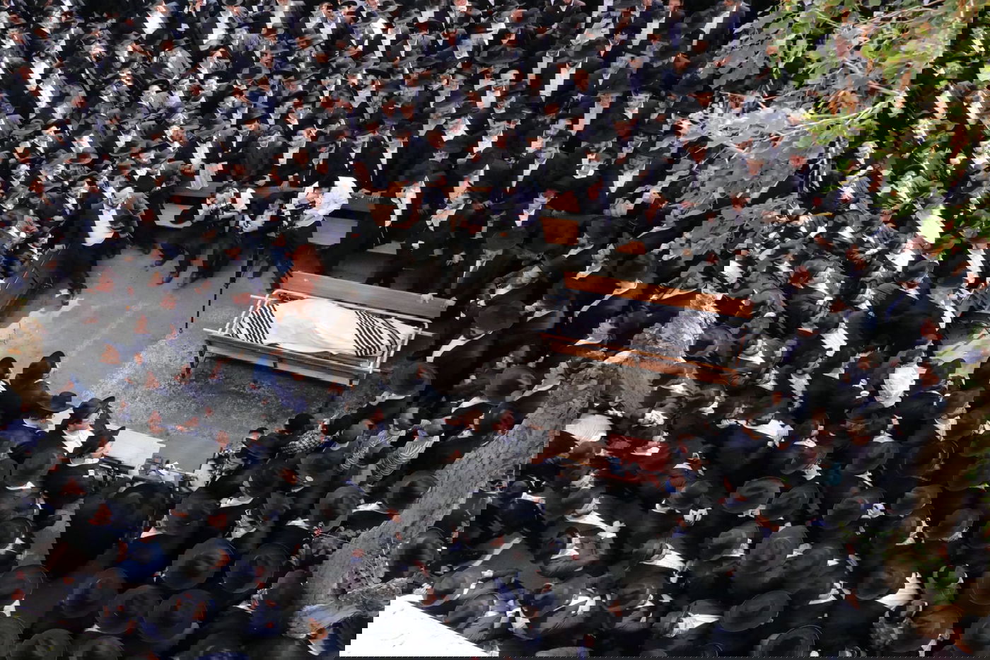 מסע הלוויית הגאון רבי זאב ברלין זצ"ל