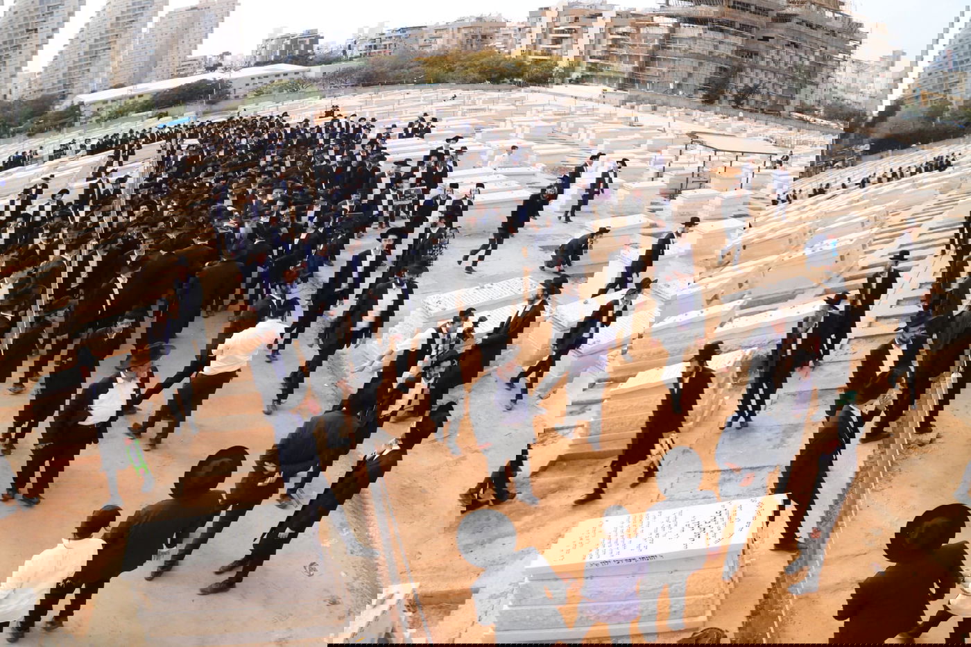 מסע הלוויית הגאון רבי זאב ברלין זצ"ל