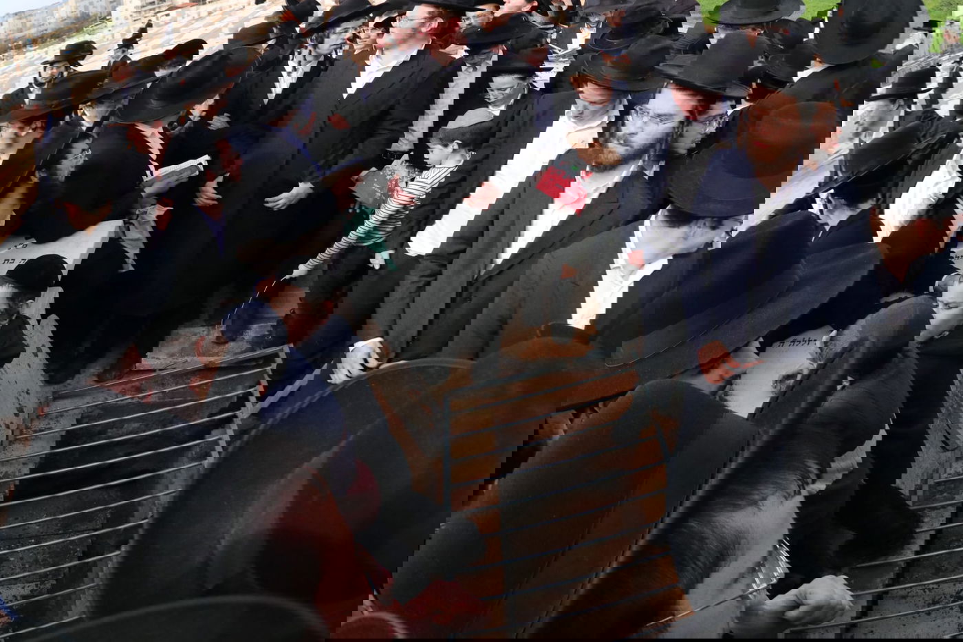 מסע הלוויית הגאון רבי זאב ברלין זצ"ל