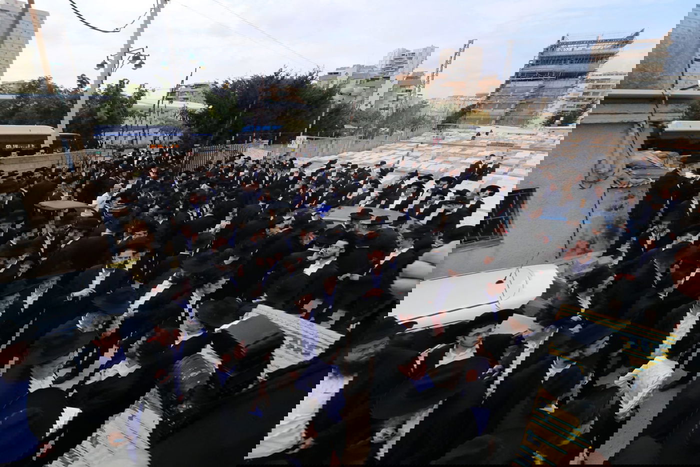 מסע הלוויית הגאון רבי זאב ברלין זצ"ל