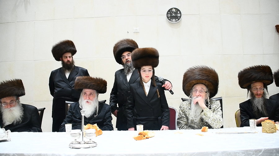 שמחת הבר מצווה בחצה"ק מכנובקא בעלזא - מעליץ