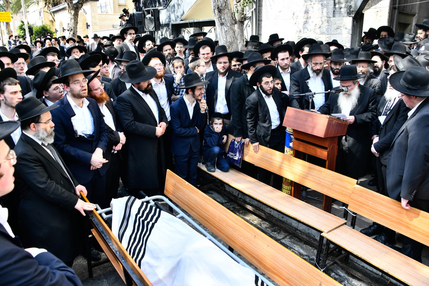 מסע הלוויית הגאון רבי זאב ברלין זצ"ל