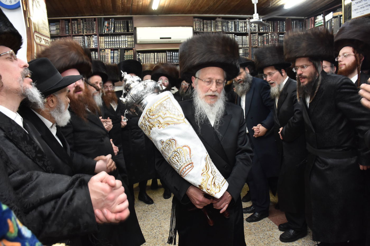 הכנסת ספר תורה לביהמ"ד חליסא