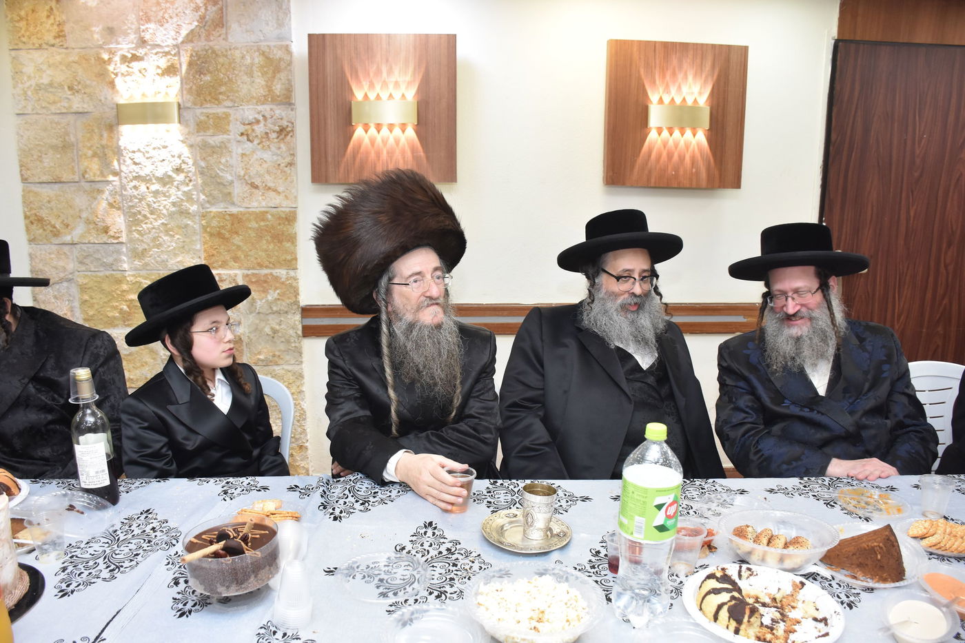 שמחת בר המצווה לניןהאדמו"רים מצאנז זמיגרד - ומשכנות הרועים זצ"ל