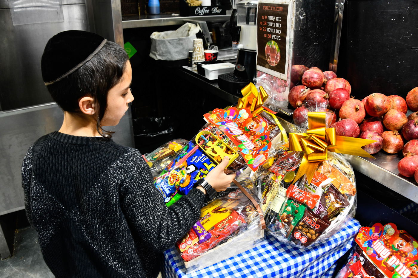 אווירת ערב פורים בבני ברק