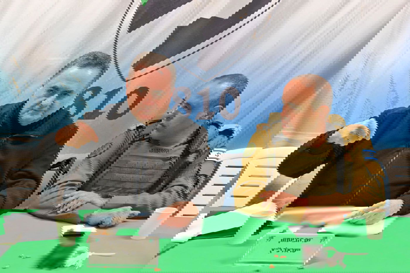 שר הביטחון בחרמון, מוקדם יותר היום