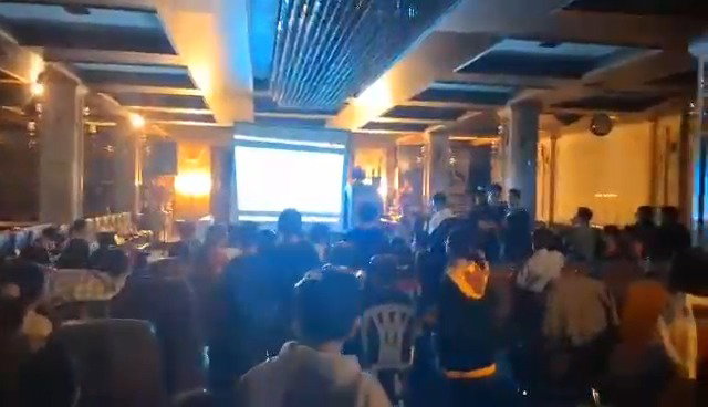 ילדי טהראן חוגגים חודש אדר בבית הכנסת אברישמי באיראן