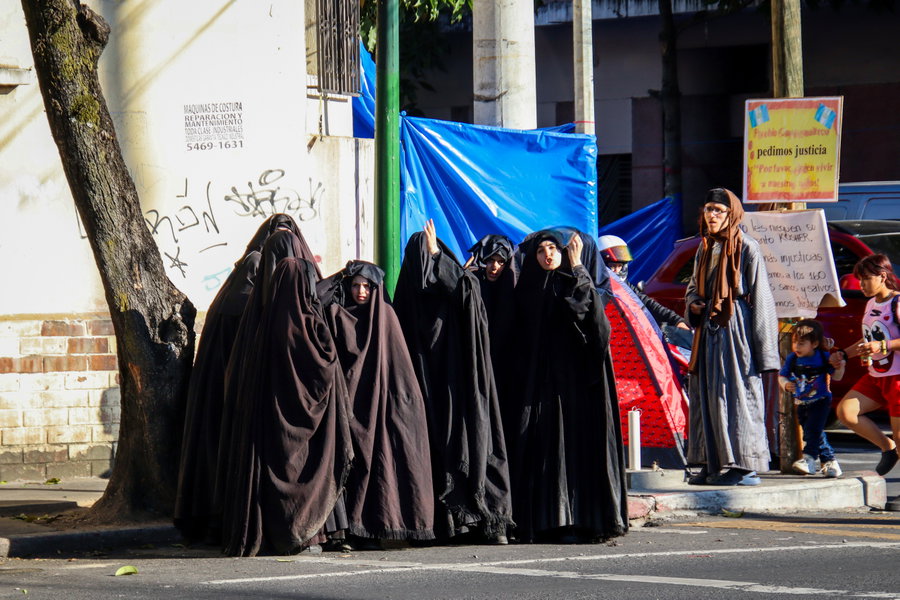 אנשי כתב 'לב טהור' בהפגנה בגואטמלה